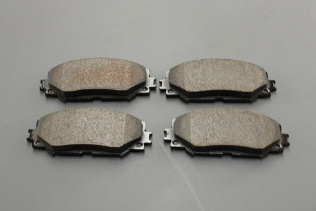 Toyota Auris Corolla Yaris brake pads set (front) 04465-YZZDR