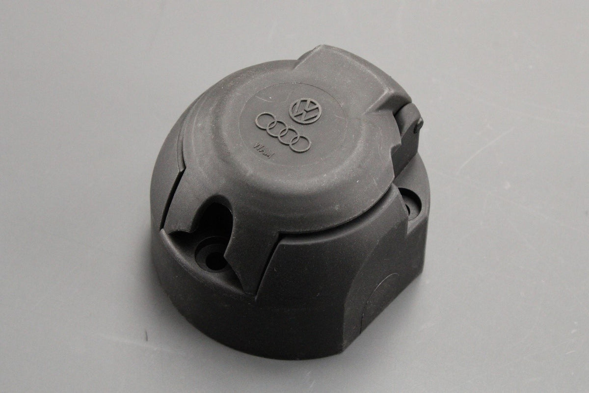 VW Caddy Amarok 7 pin tow bar socket housing 2K0055307, view 1