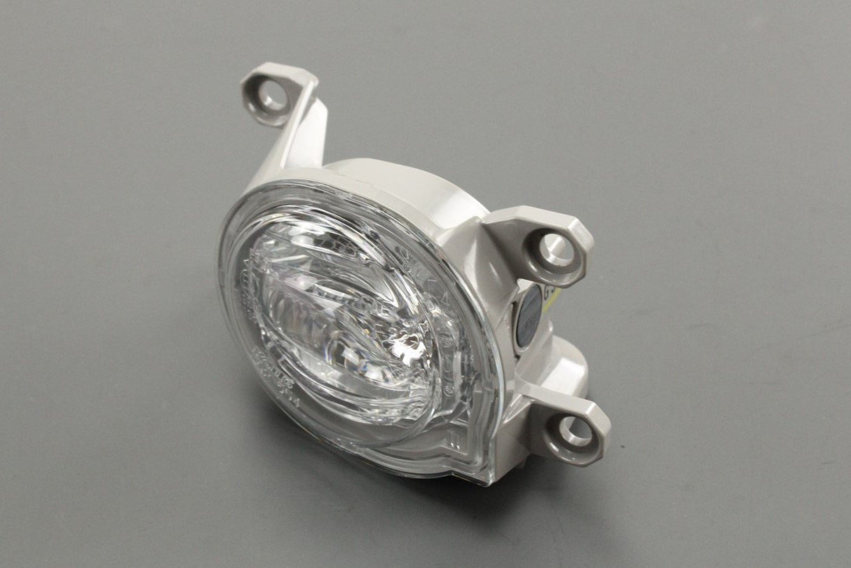 Toyota C-HR Corolla Yaris 20-on front fog light (right) 81211-02190