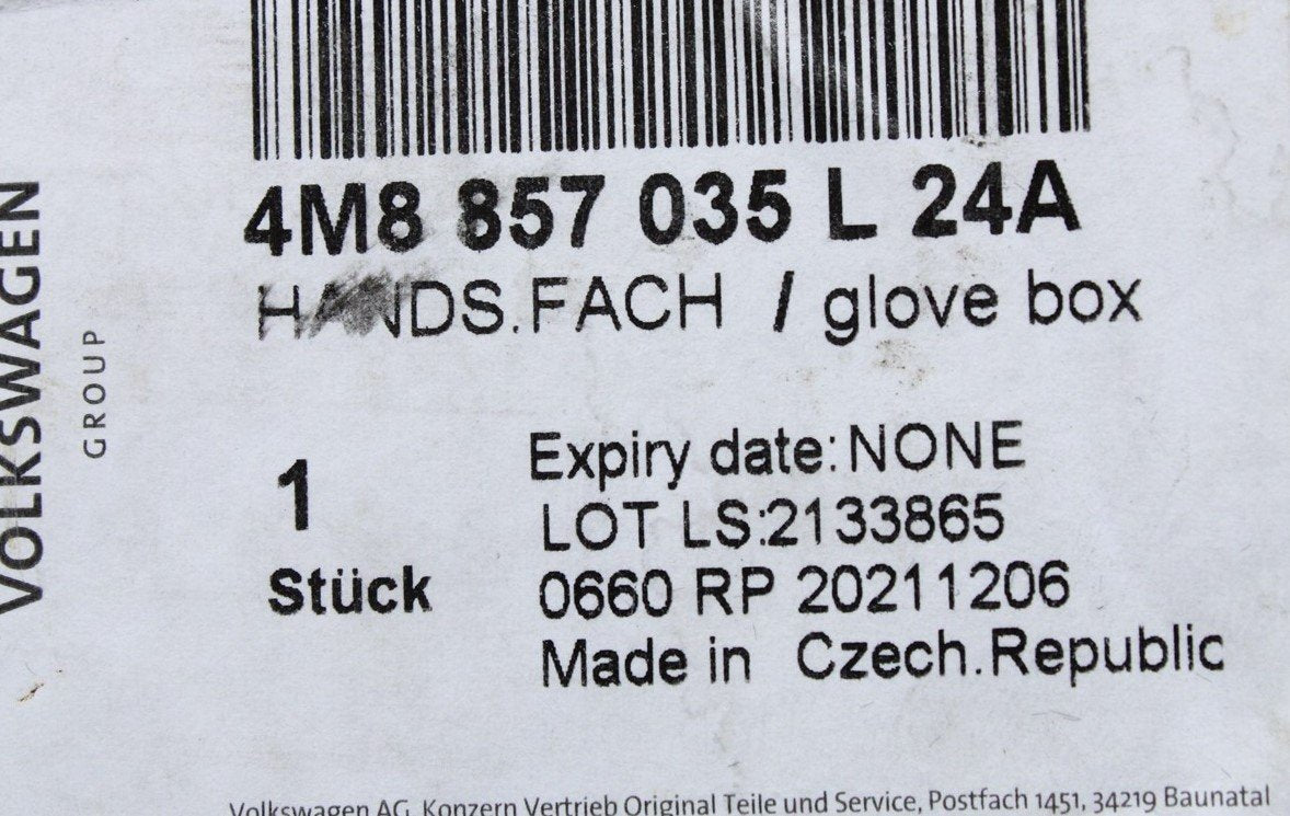 Audi Q7 16-on Q8 19-on RSQ8 glove box compartment (RHD) 4M8857035L 24A