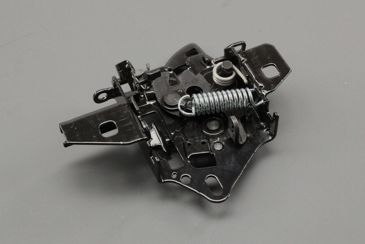 VW Passat B5.1 2001-2005 lower bonnet lock catch 3B0823509AB
