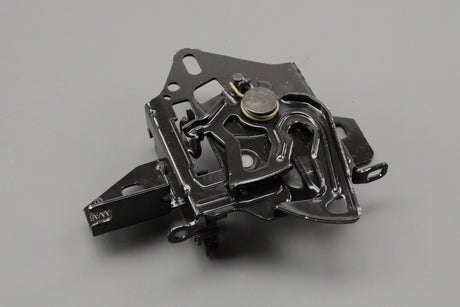 VW Passat B5.1 2001-2005 lower bonnet lock catch 3B0823509AB