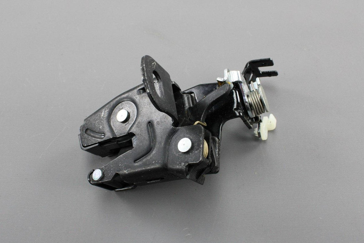 VW Transporter Crafter Caddy rear door lock (right upper) 7E0827162A 9B9, view 1