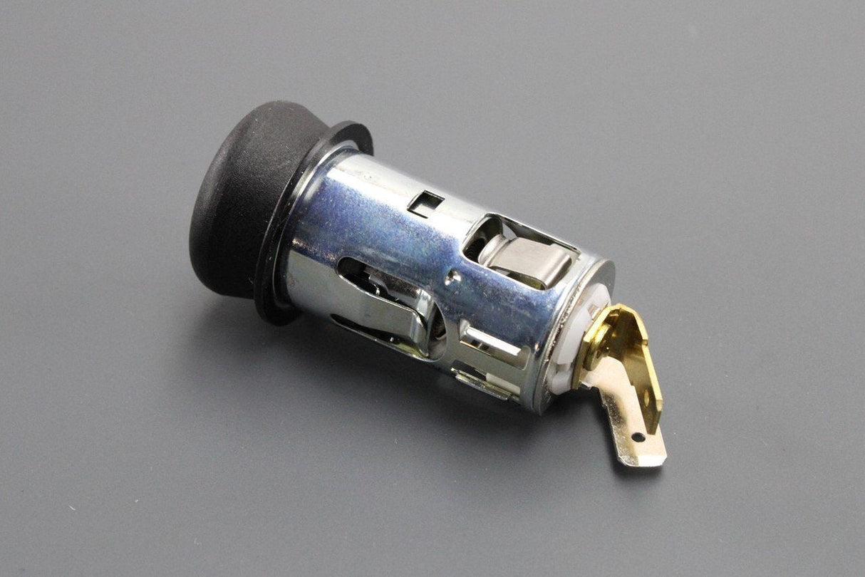 Audi A4 S4 B6/7 RS4 Cabriolet 03-09 12V cigarette lighter 8H0919305A 01C