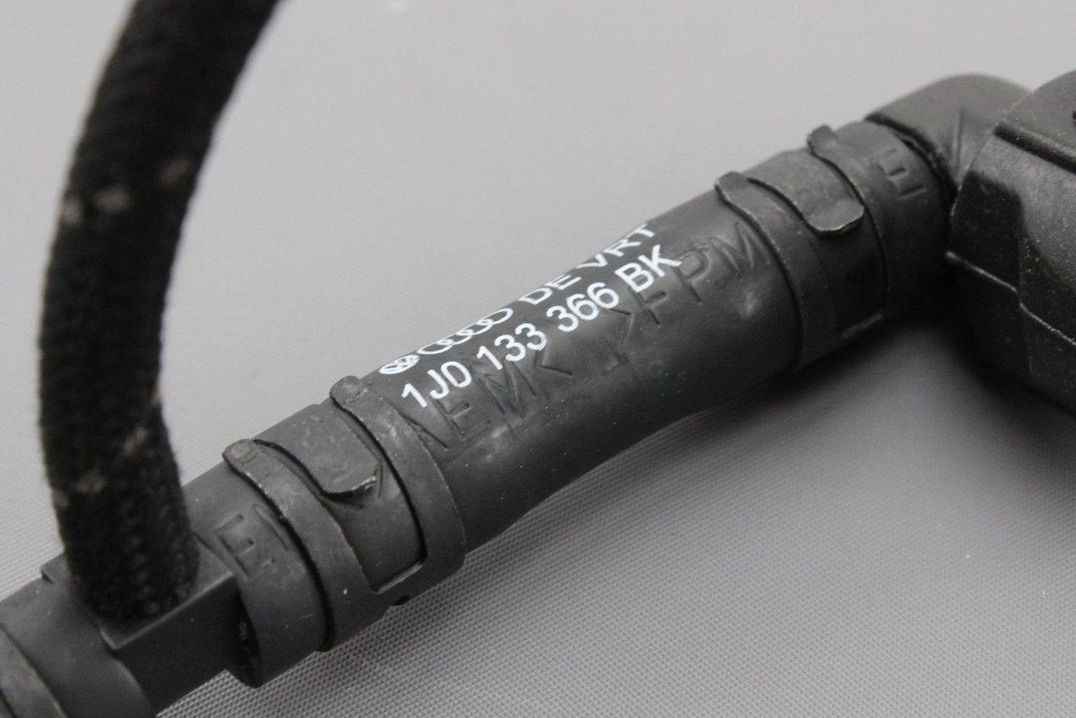 VW Golf MK4 R32 throttle body vacuum system connecting hose 1J0133366BK