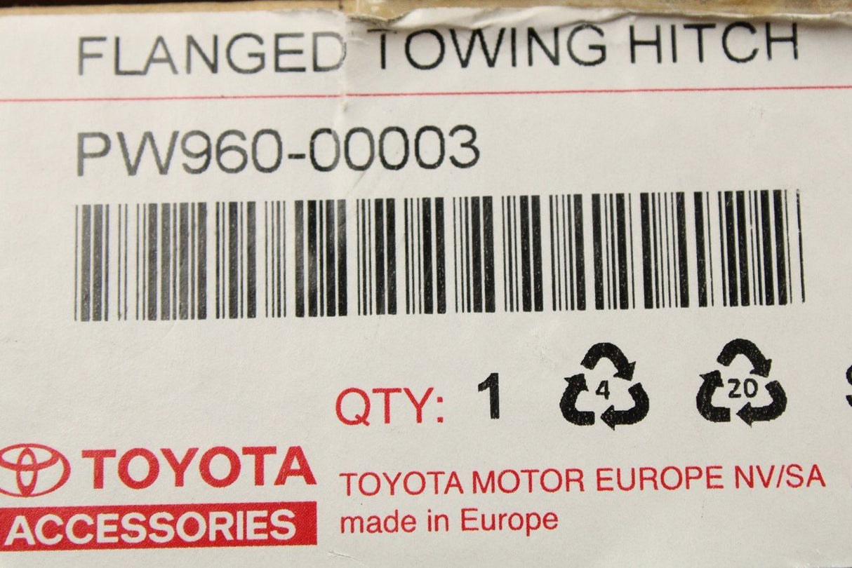 Toyota Hilux 2004-15 flanged towing hitch PW960-00003