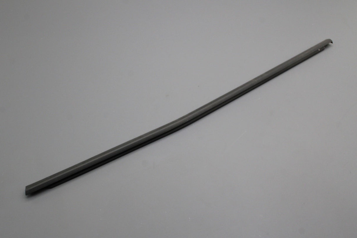 VW ID.4 ID.5 2021-on rear window aperture seal (right) 11A839478B 5AP