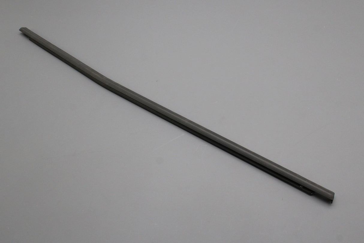 VW ID.4 ID.5 2021-on rear window aperture seal (right) 11A839478B 5AP