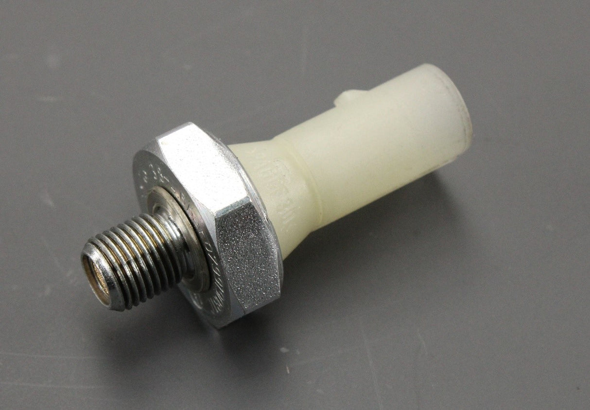 Audi RS4 RS5 4.2 V8 high pressure oil sensor switch 079919081C