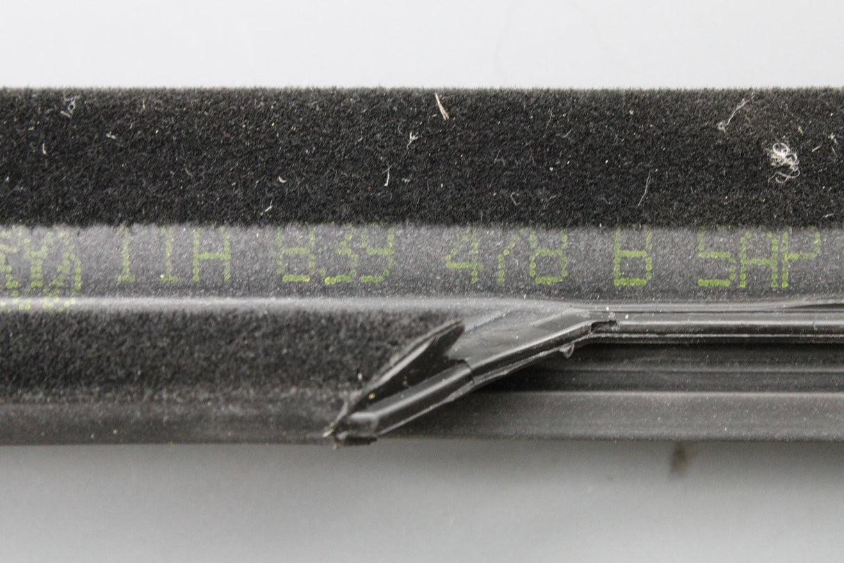 VW ID.4 ID.5 2021-on rear window aperture seal (right) 11A839478B 5AP