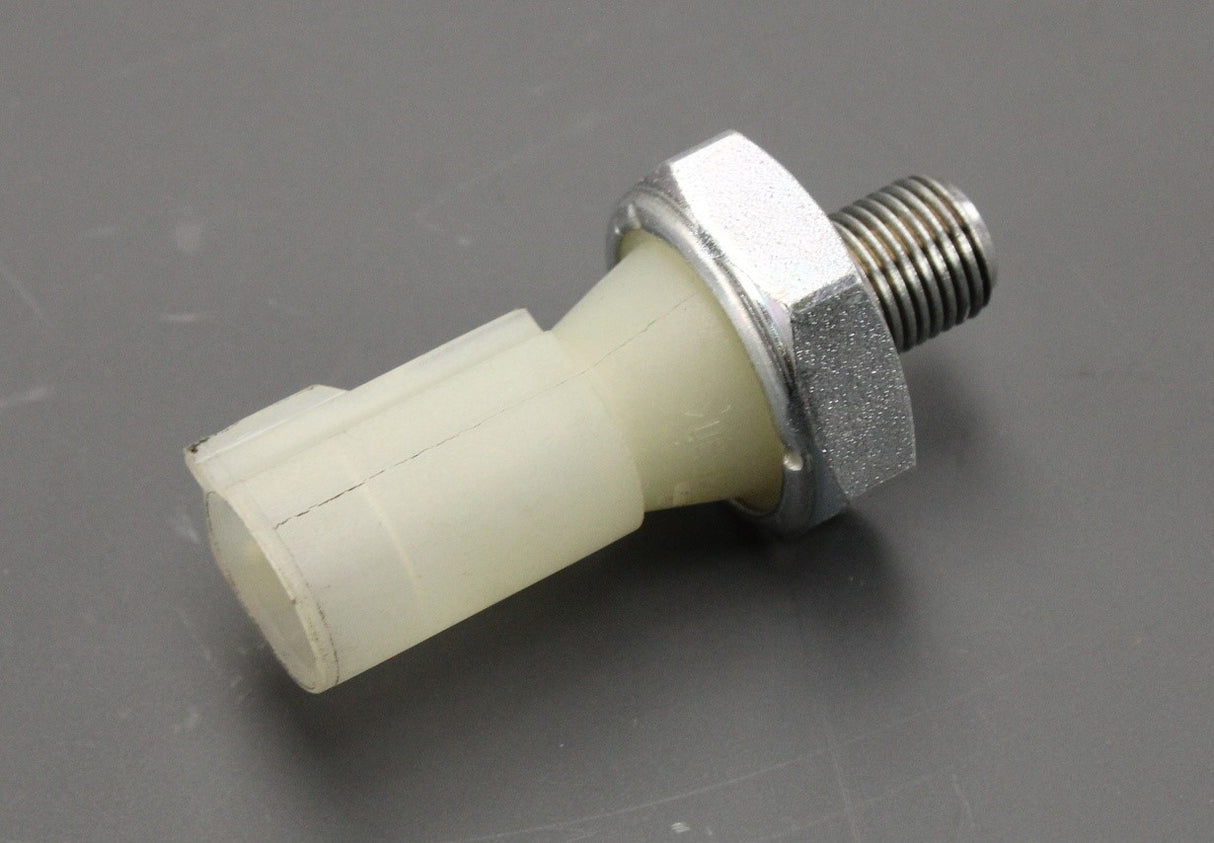 Audi RS4 RS5 4.2 V8 high pressure oil sensor switch 079919081C