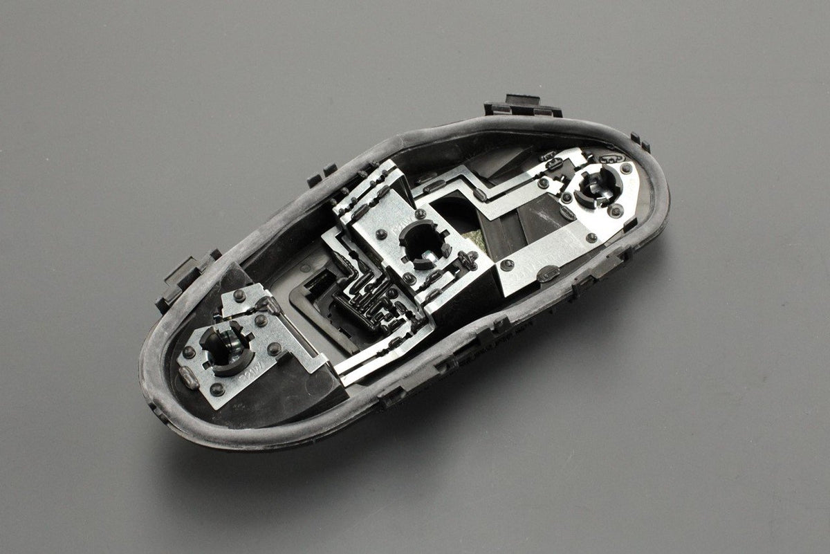 Toyota Aygo 2005-14 rear tail light bulb holder (right) 81555-0H080, view 1