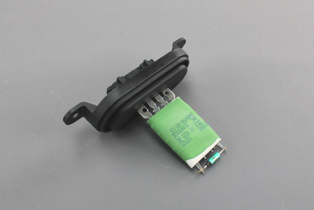 VW Transporter T5.1 12-15 Amarok heater fan series resistor 7E0959263C, view 1