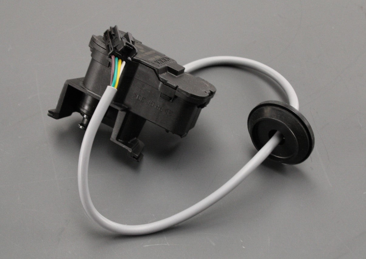 VW Golf MK7.5 Multivan 2017-on fuel filler flap actuator 5G0810773A