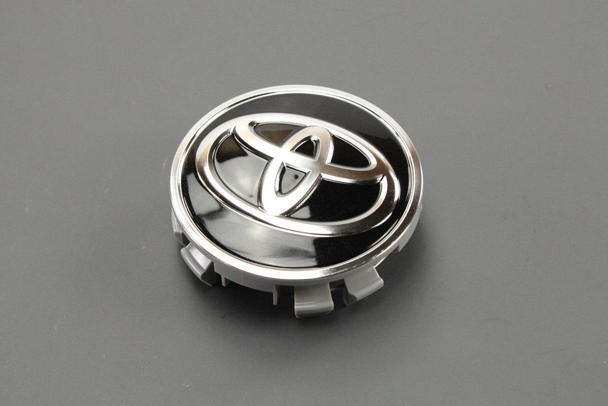 Toyota C-HR 16-on Yaris GR 20-on alloy wheel centre cap (x1) 42603-42130