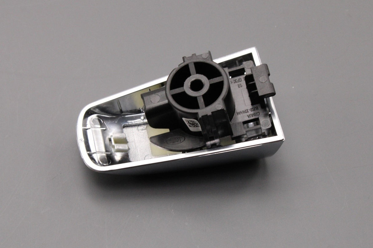 Land Rover Discovery Range Rover door handle lock cover cap LR038476