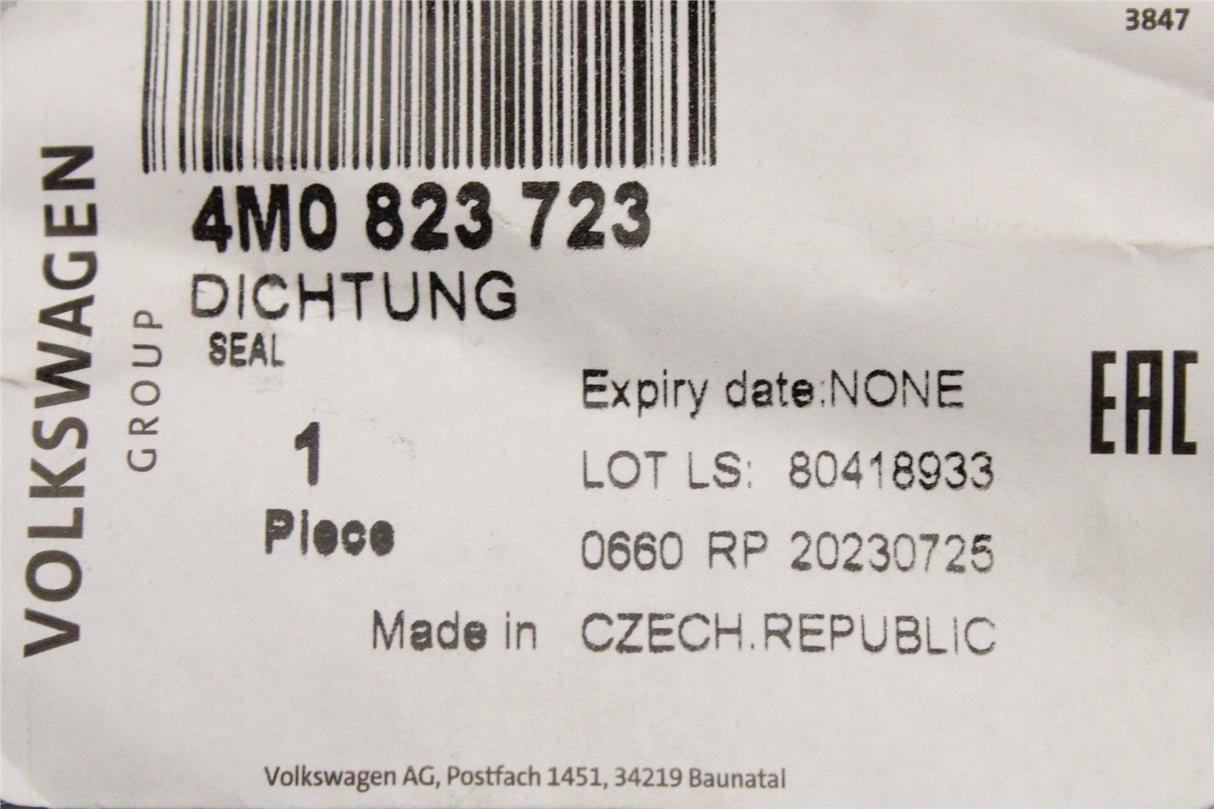 Audi Q7 Q8 RSQ8 2016-on engine compartment scuttle panel seal 4M0823723