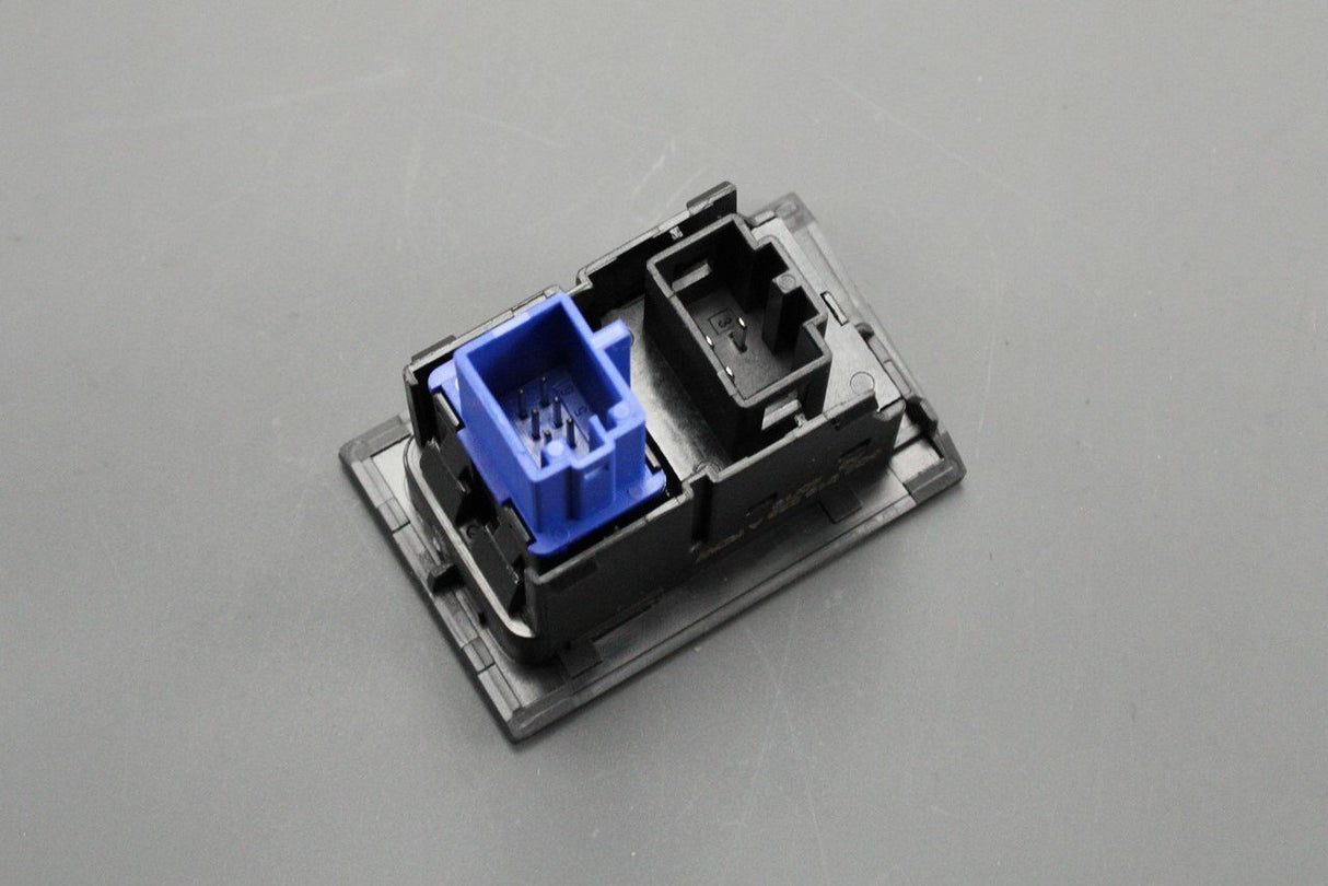 VW Golf MK7.5 17-20 hazard light switch & airbag light 5G2919225A RDW