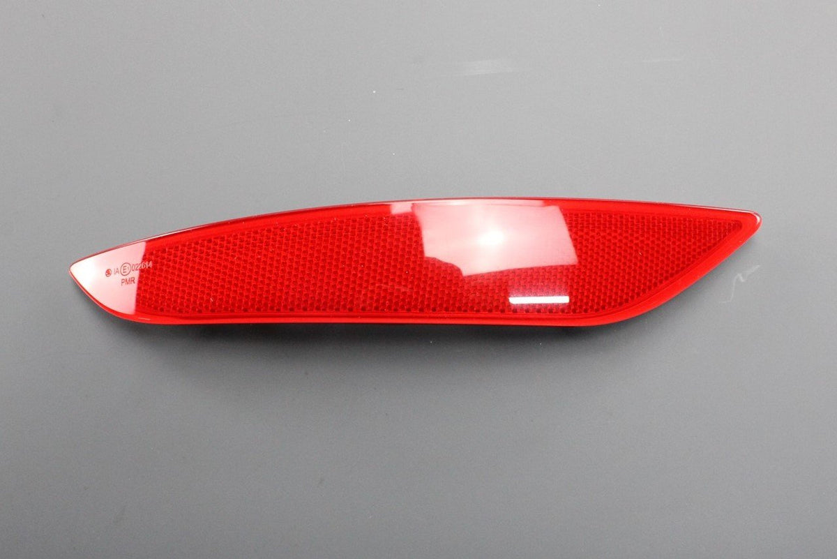Skoda Yeti 2010-13 rear bumper reflector lens (left) 5L0945105, view 1