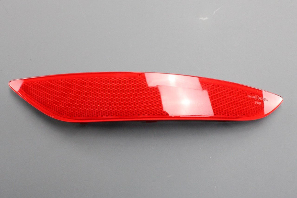 Skoda Yeti 2010-13 rear bumper reflector lens (right) 5L0945106