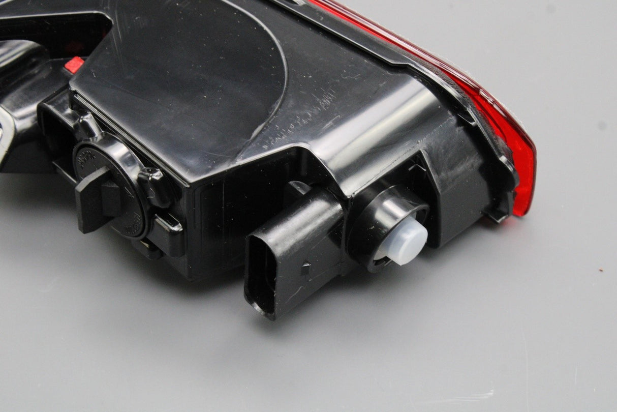 Audi Q7 2016-on rear LED tail light (right) 4M0945096