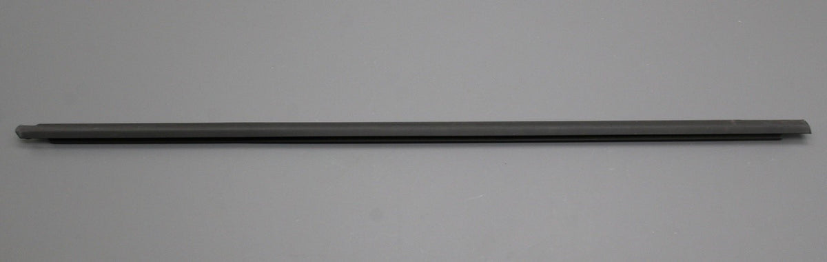 VW Golf MK7 MK7.5 rear window aperture seal (right) 5G6839478F 5AP, view 1