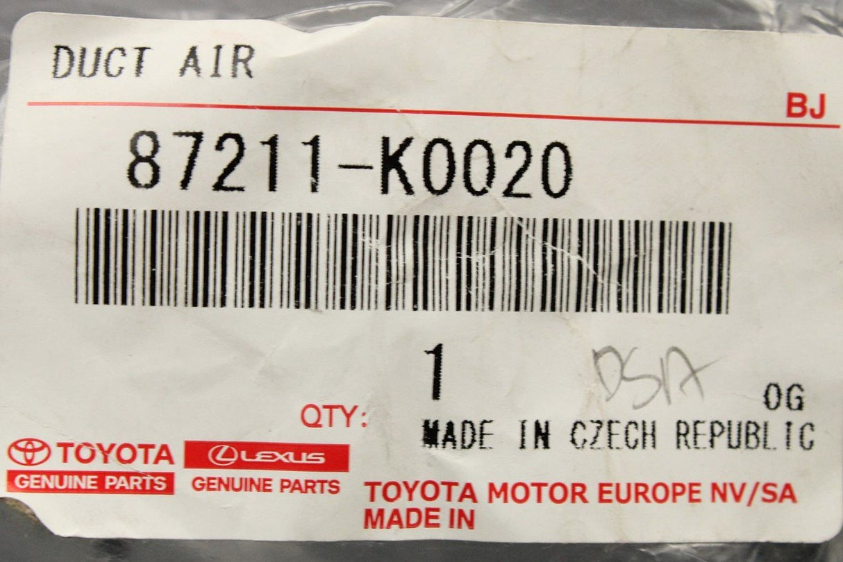 Toyota Yaris 20-on Yaris Cross 21-on air intake duct 87211-K0020