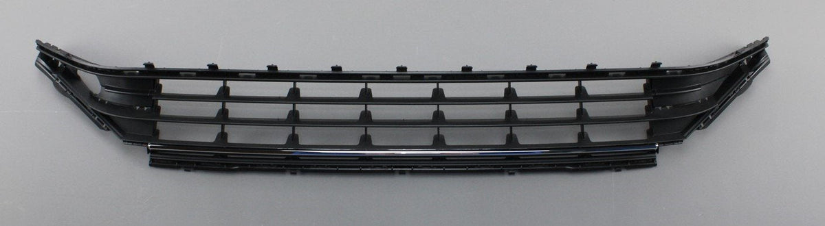 VW Golf MK7.5 2017-19 front bumper centre grill (lower) 5G0853671G RYP, view 1
