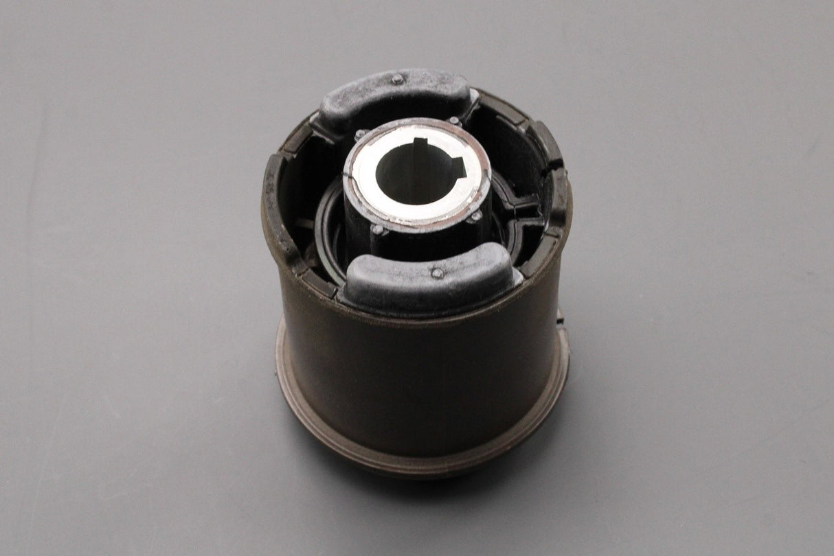 Jaguar XF 2016-on F-Pace 16-on XE 15-on rear subframe bush (x1) T4N9661