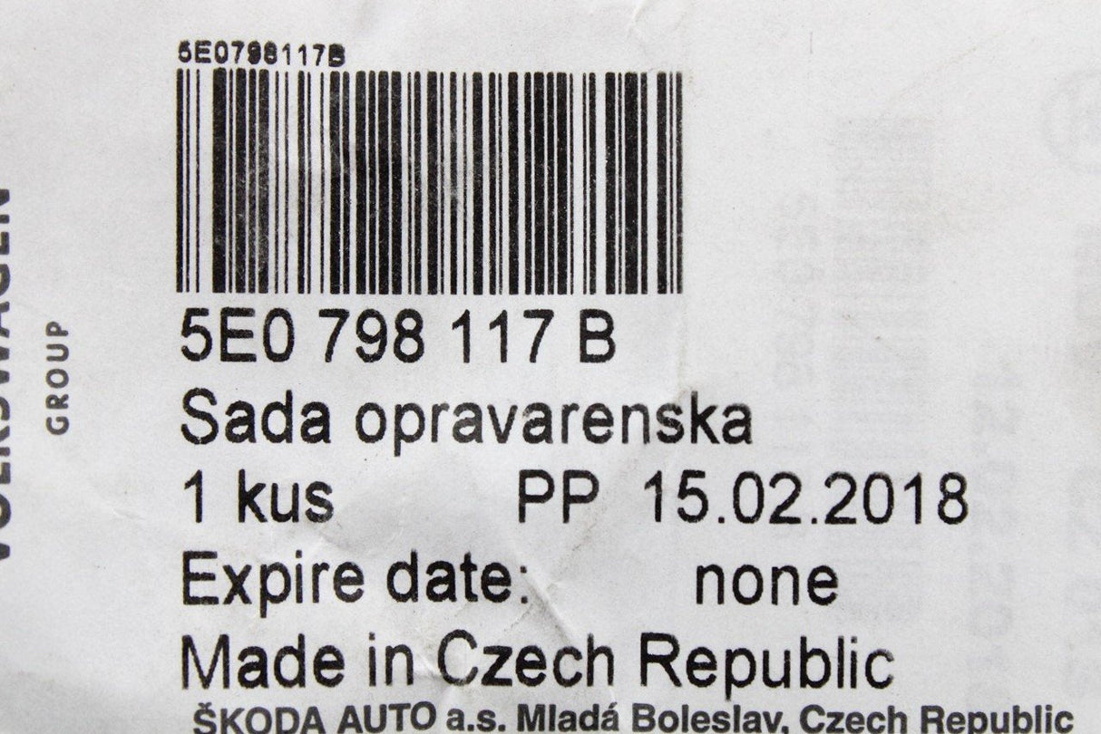 Skoda Octavia VRS 2013-20 gear knob badge repair kit (manual) 5E0798117B