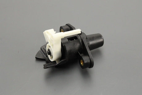 Toyota Aygo 05-14 boot lid lock release button 64640-0H010
