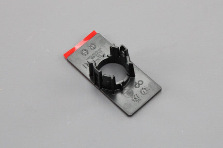 Skoda Karoq 2018 - rear right inner parking sensor bracket 57A919486B