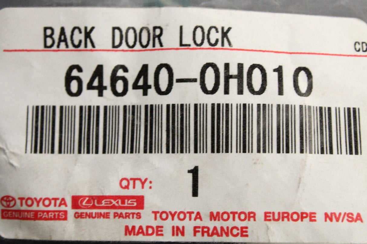 Toyota Aygo 05-14 boot lid lock release button 64640-0H010