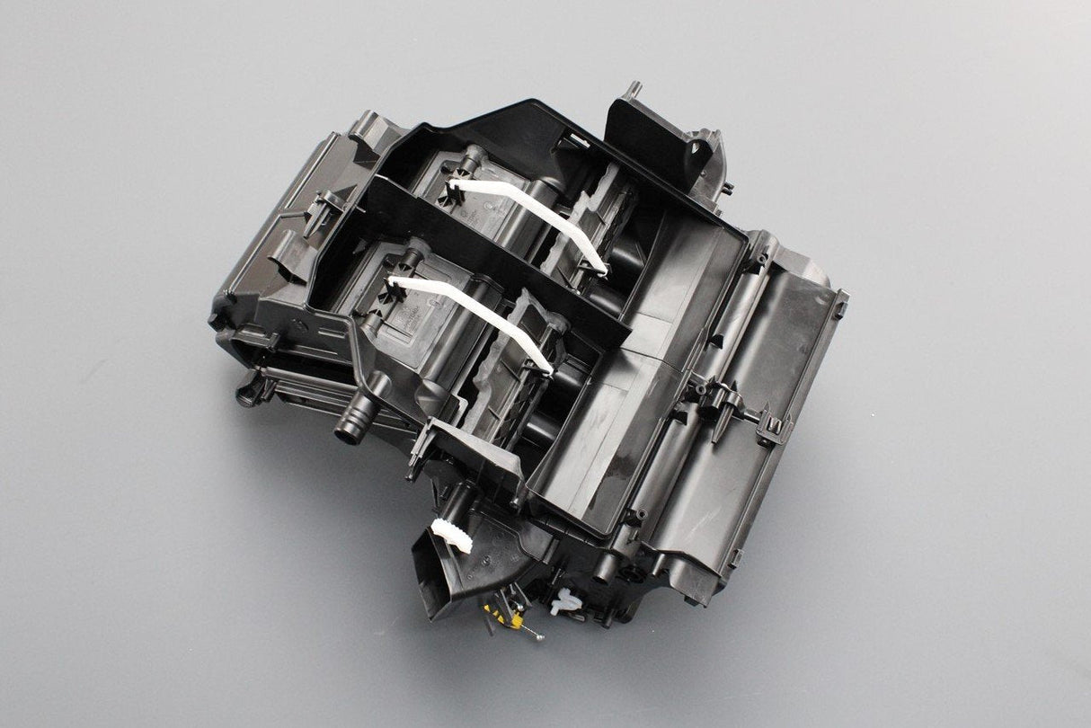 VW Passat B8 Skoda Kodiaq Superb air distribution housing 5QK820353A