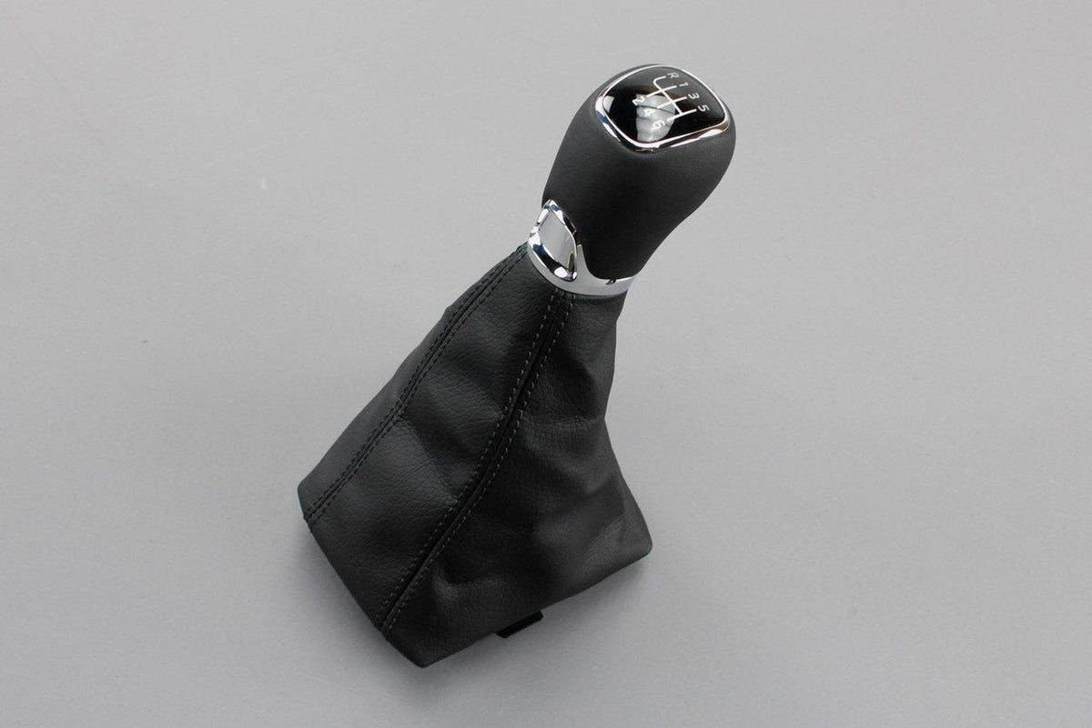 Skoda Octavia 2013-16 6 speed gear stick gaiter knob RHD 5E2711113BB DYT, view 1