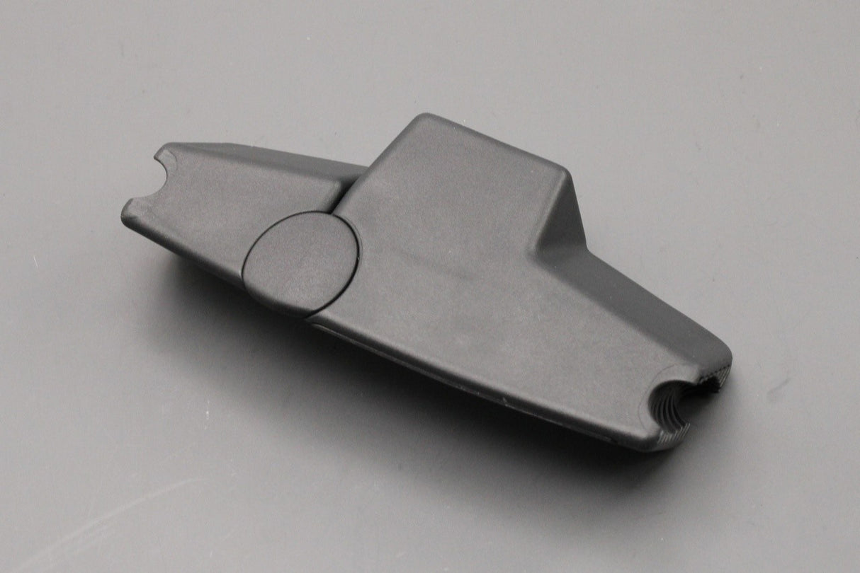 Skoda Superb 24-on multifunctional headrest accessories mount 3P0061128