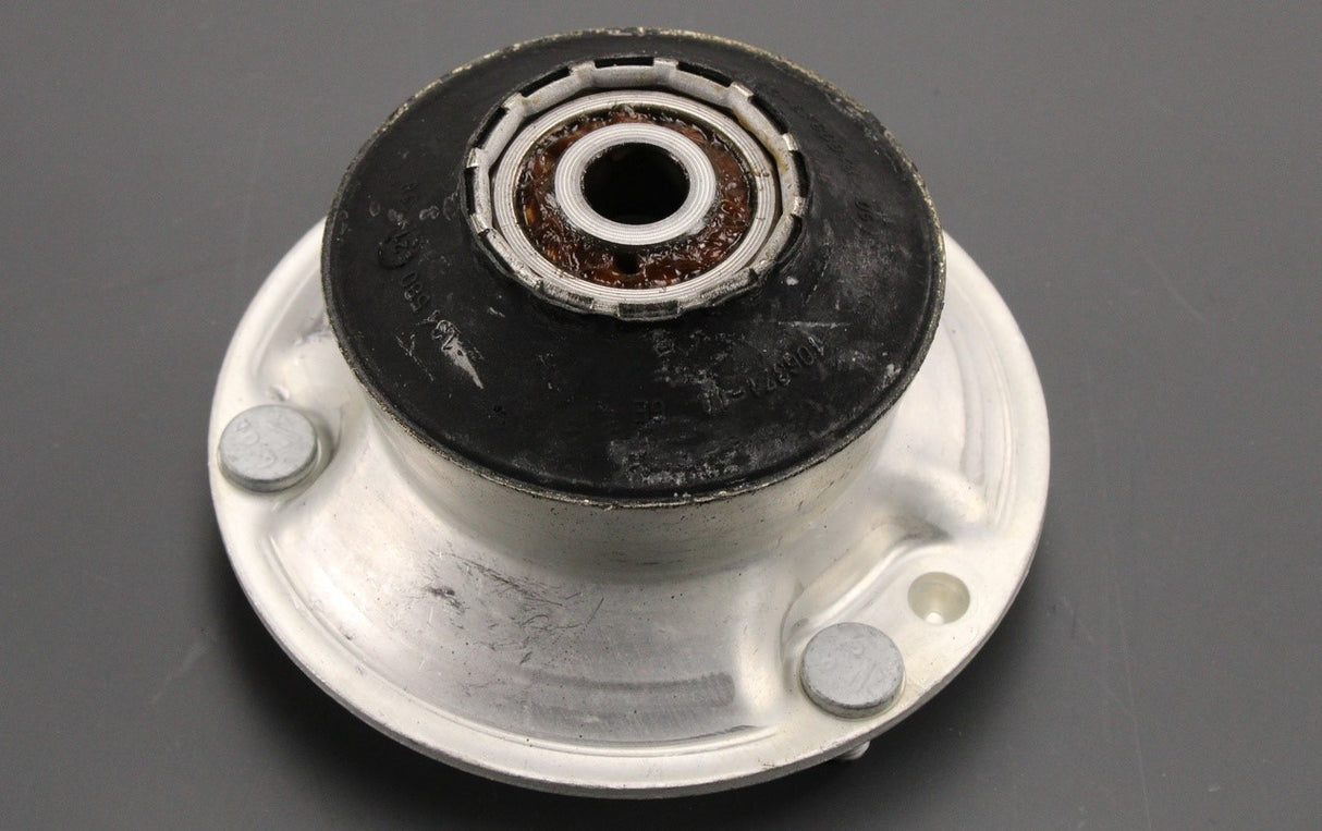 BMW E81 E82 E87 E88 E90 strut top mount (front) 31336760943