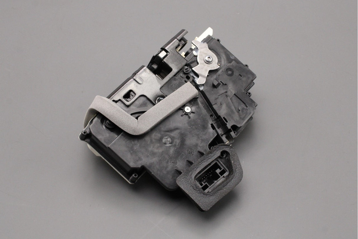 Audi A6 Q8 e-tron Q6 e-Tron 19-on RHD door lock (front right) 4K2837016H