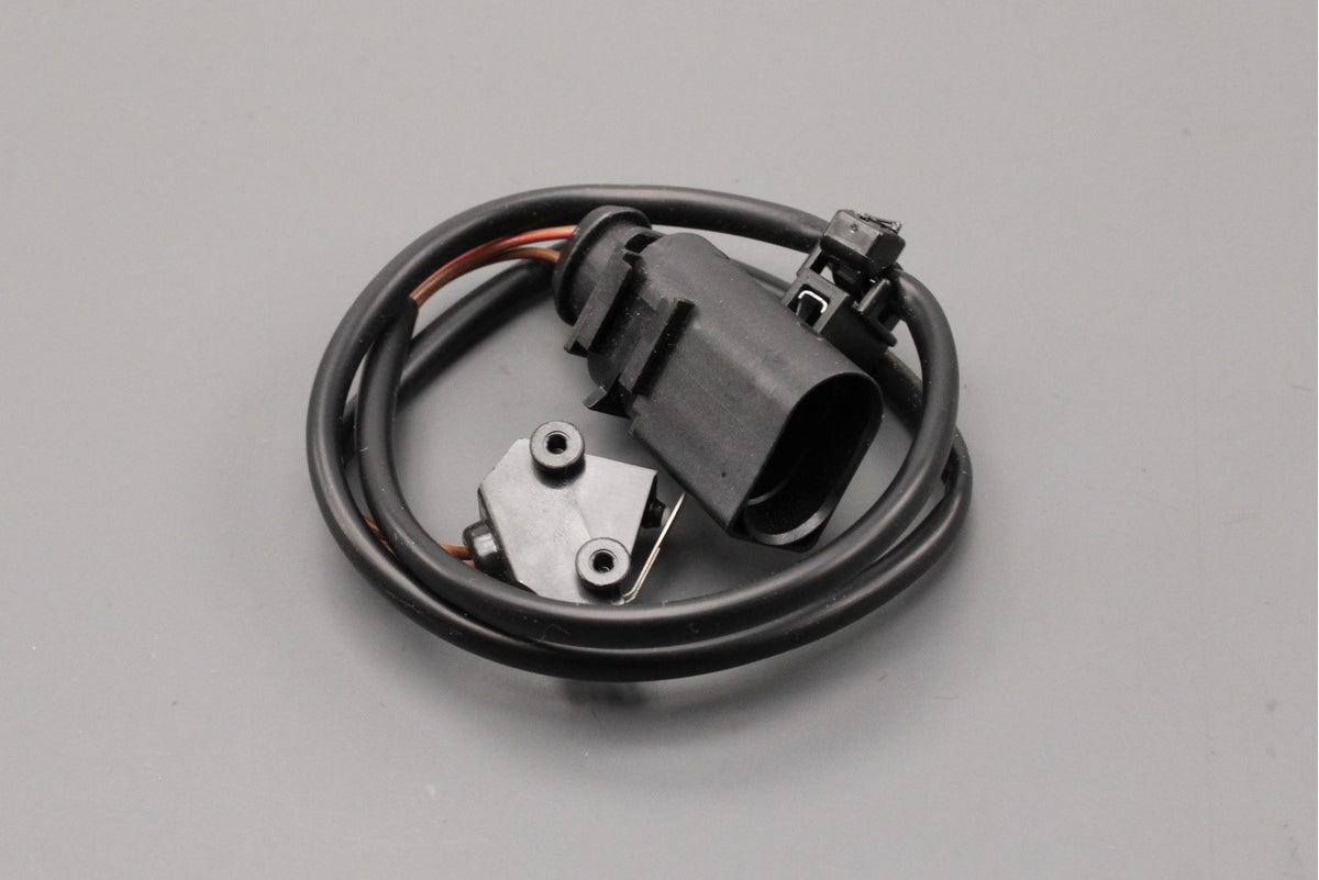 Audi TT TTS MK2 07-14 bonnet lock latch micro-switch 8J0953236, view 1