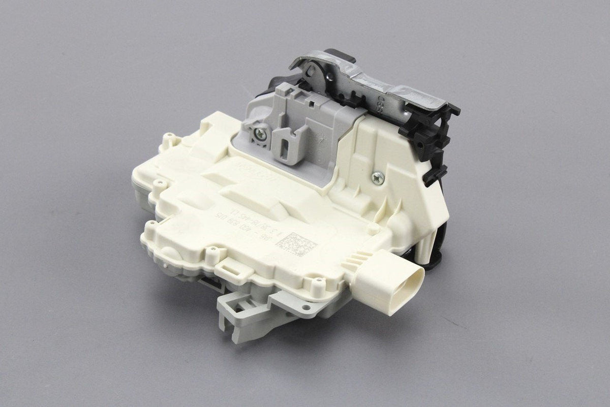 Audi A3 RS3 A6 RS6 A7 RS7 Q3 VW Touareg rear door lock (left) 4G0839015, view 1