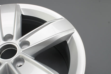 VW Scirocco Tiguan Passat Corvara alloy wheel (17"x6.5J) 5NA071497 8Z8
