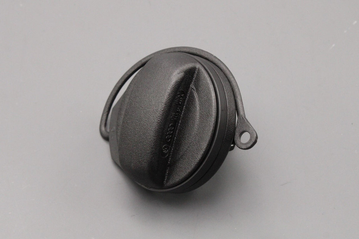 VW Scirocco Tiguan Passat CC Audi Q3 RSQ3 fuel filler cap 3C8201550C