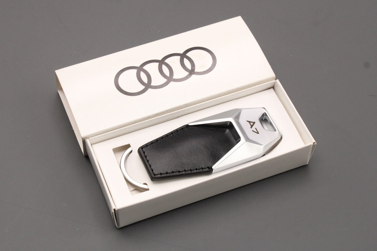 Audi A7 accessory leather keyring 3181900607