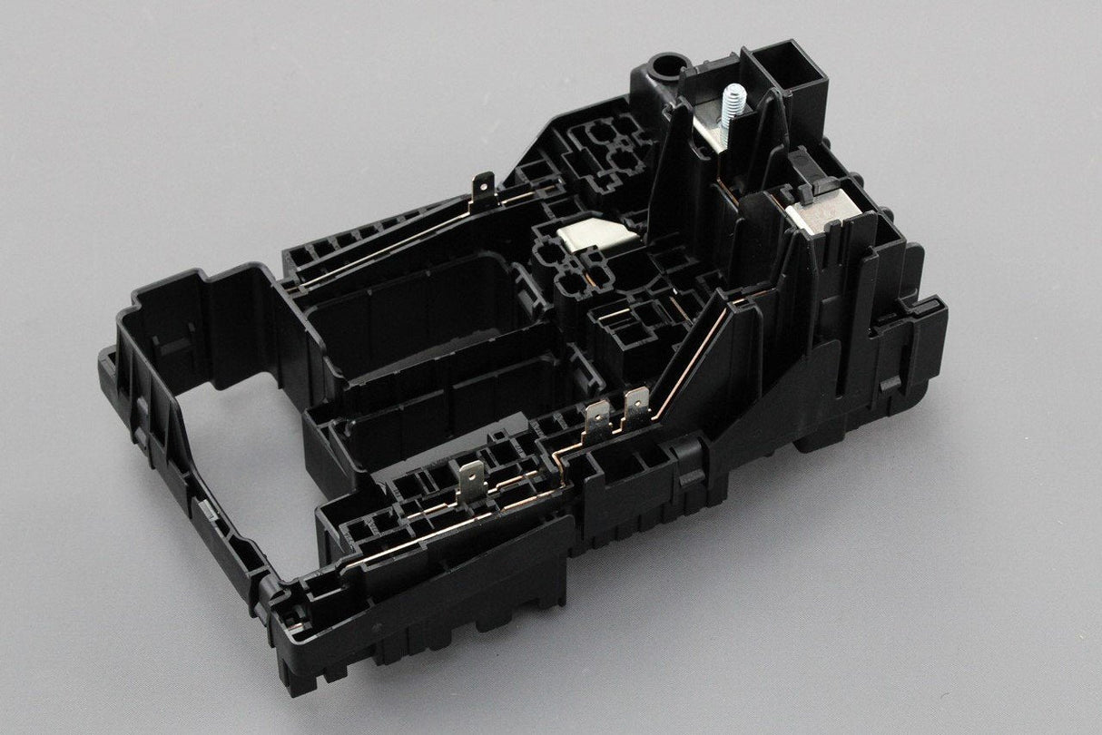 VW Arteon 17-on Audi RS3 2016 RSQ3 engine bay fuse E box 3Q0937125C
