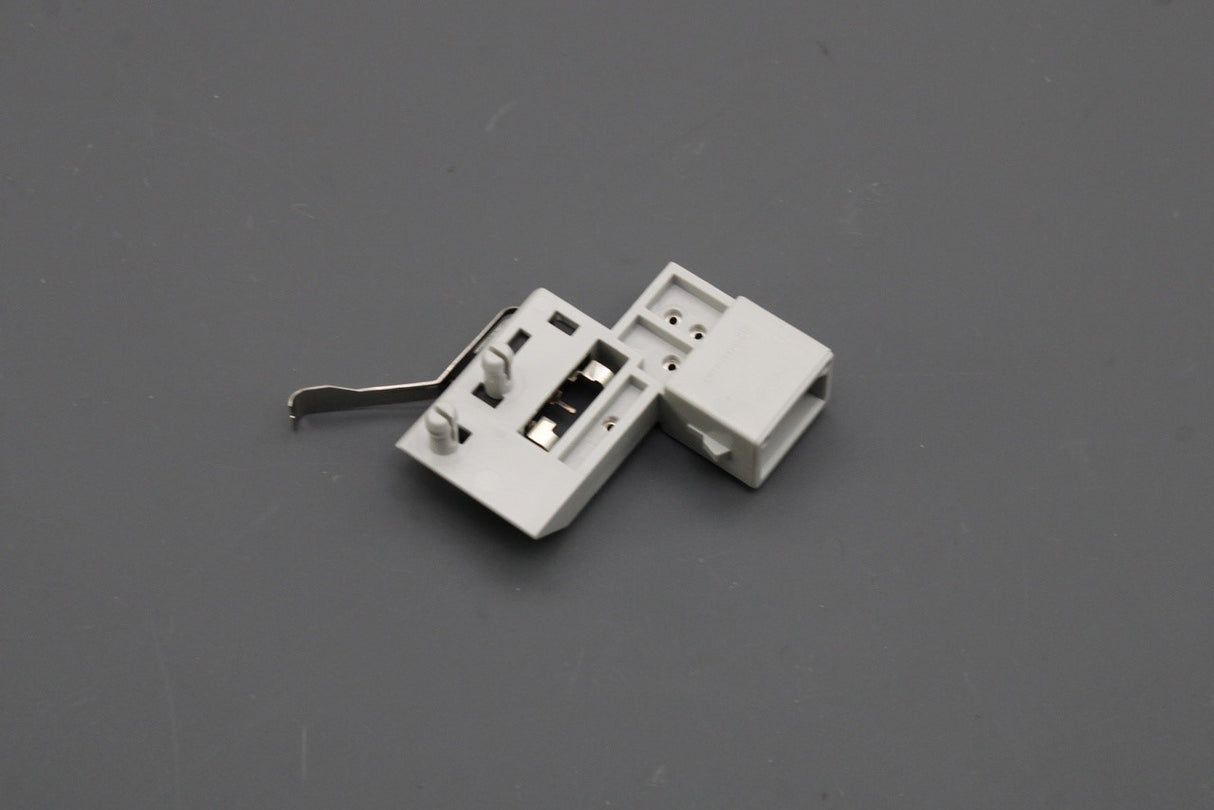 VW Polo 9N3 Bora Audi A3 8L Skoda SEAT boot lid micro-switch 8D5959489