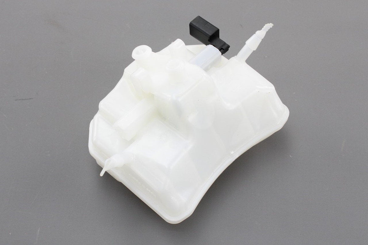 VW Touareg Audi A4 A5 A8 Q5 Q7 Q8 brake fluid reservoir (RHD) 8W0611301