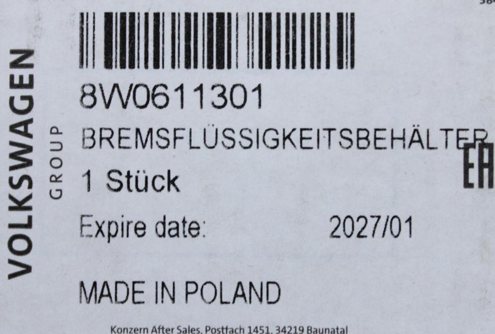 VW Touareg Audi A4 A5 A8 Q5 Q7 Q8 brake fluid reservoir (RHD) 8W0611301