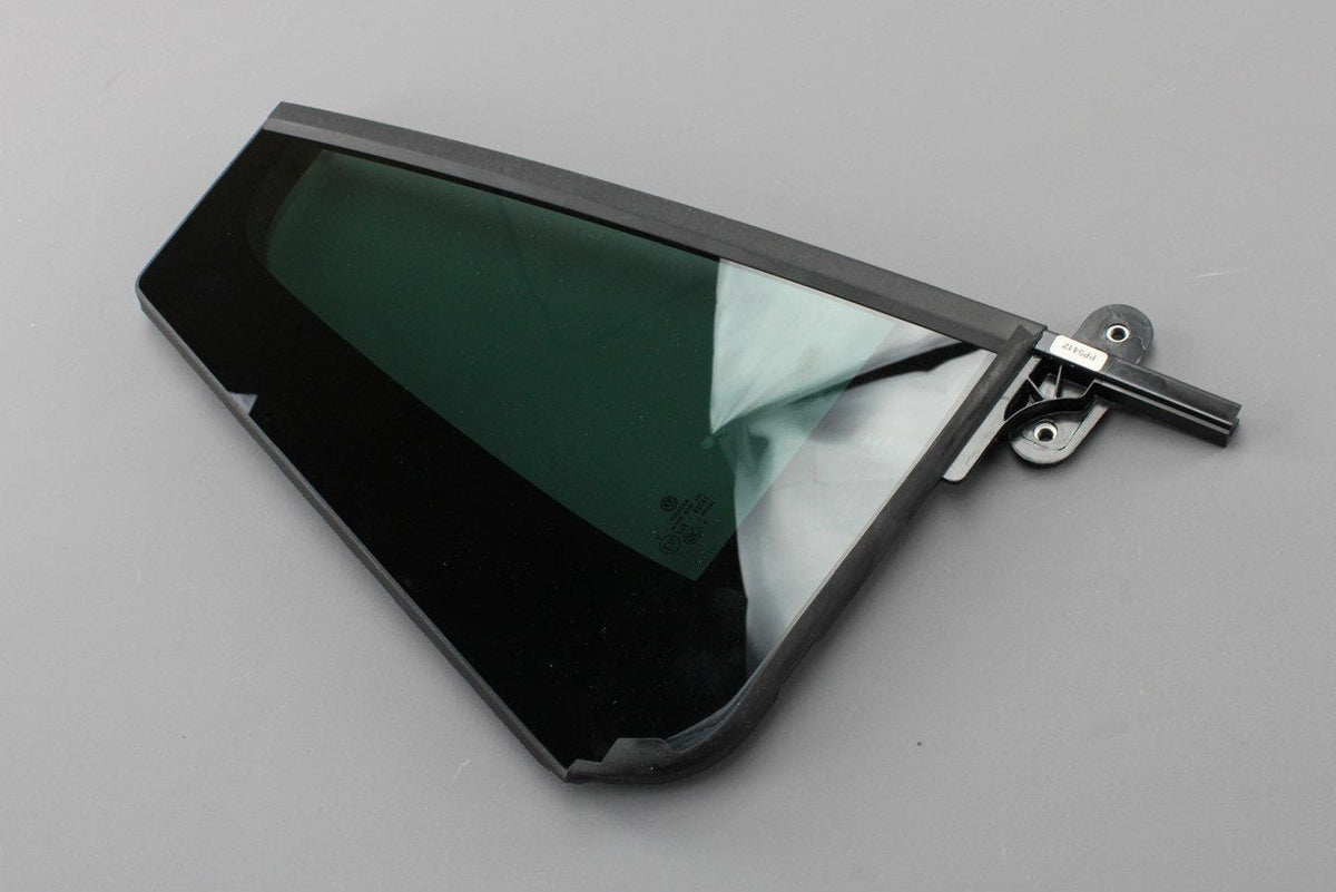 VW Tiguan 2016-21 right rear door window quarter glass tinted 5NA845214E, view 1