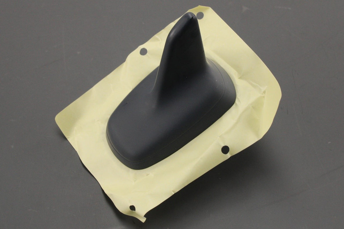 Audi A3 S3 RS3 2017-20 roof aerial antenna fin (primed) 8V0035503AQ GRU, view 1