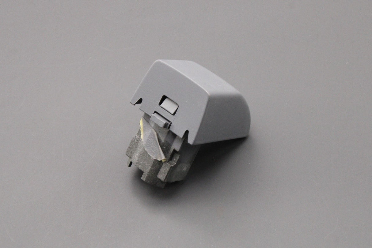 Range Rover 2010-2012 door handle key cap cover (front right) LR011204